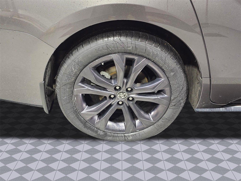 2022 Toyota Sienna LE 8 Passenger