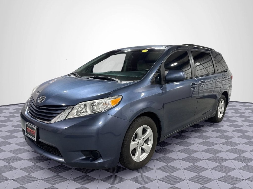 2017 Toyota Sienna LE 8 Passenger