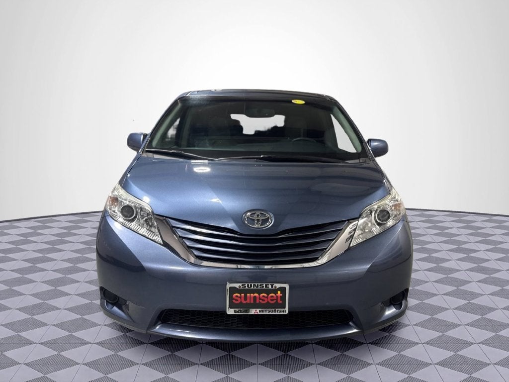 2017 Toyota Sienna LE 8 Passenger