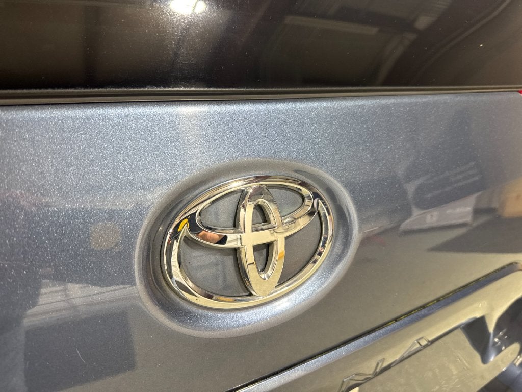 2017 Toyota Sienna LE 8 Passenger