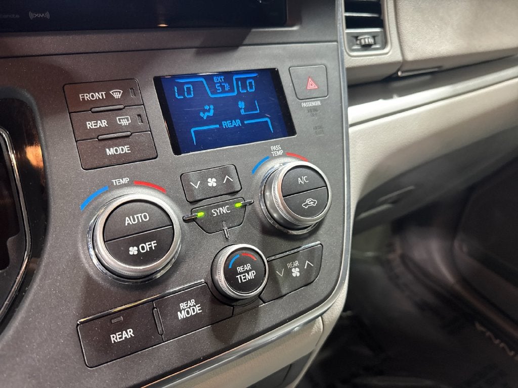 2017 Toyota Sienna LE 8 Passenger