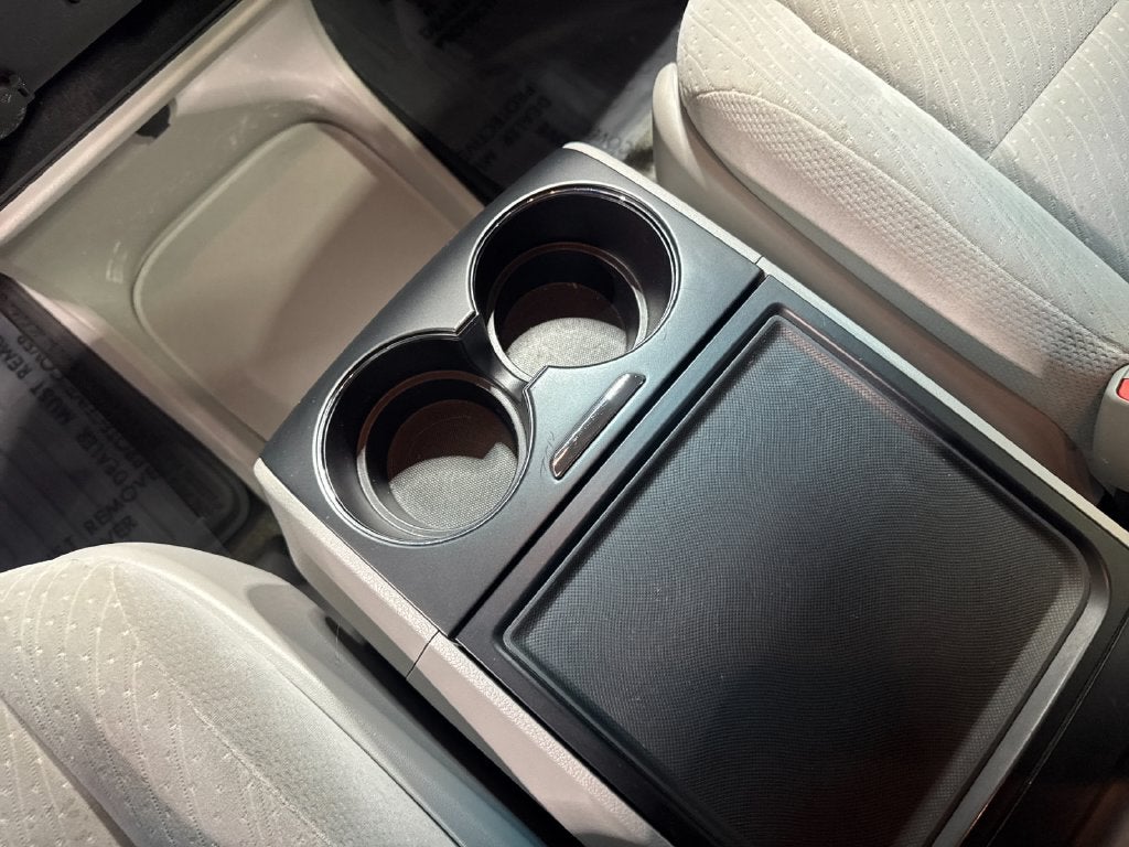 2017 Toyota Sienna LE 8 Passenger
