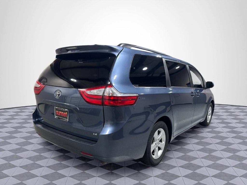 2017 Toyota Sienna LE 8 Passenger
