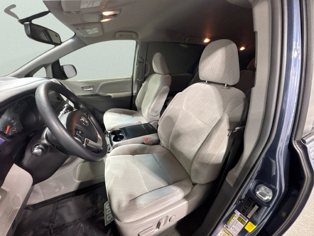 2017 Toyota Sienna LE 8 Passenger