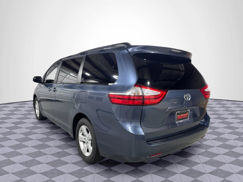 2017 Toyota Sienna LE 8 Passenger