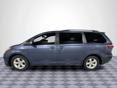 2017 Toyota Sienna LE 8 Passenger