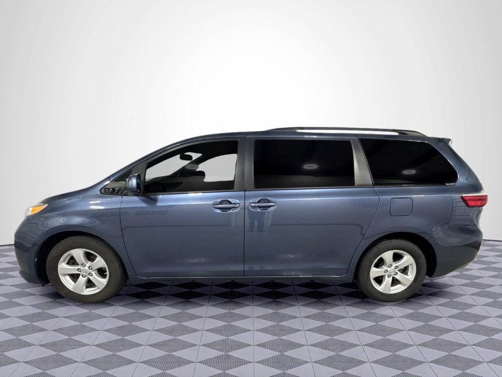 2017 Toyota Sienna LE 8 Passenger