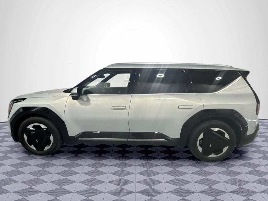 2026 Kia EV9 Light Long Range