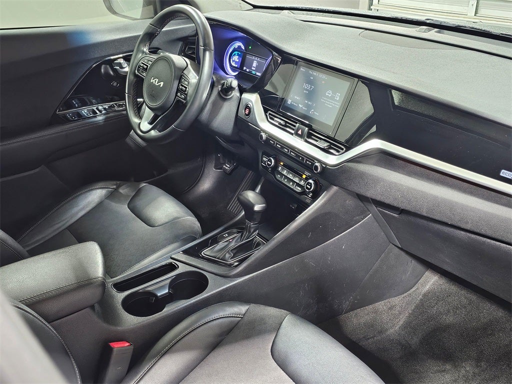 2022 Kia Niro LXS