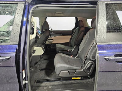 2022 Kia Carnival LX