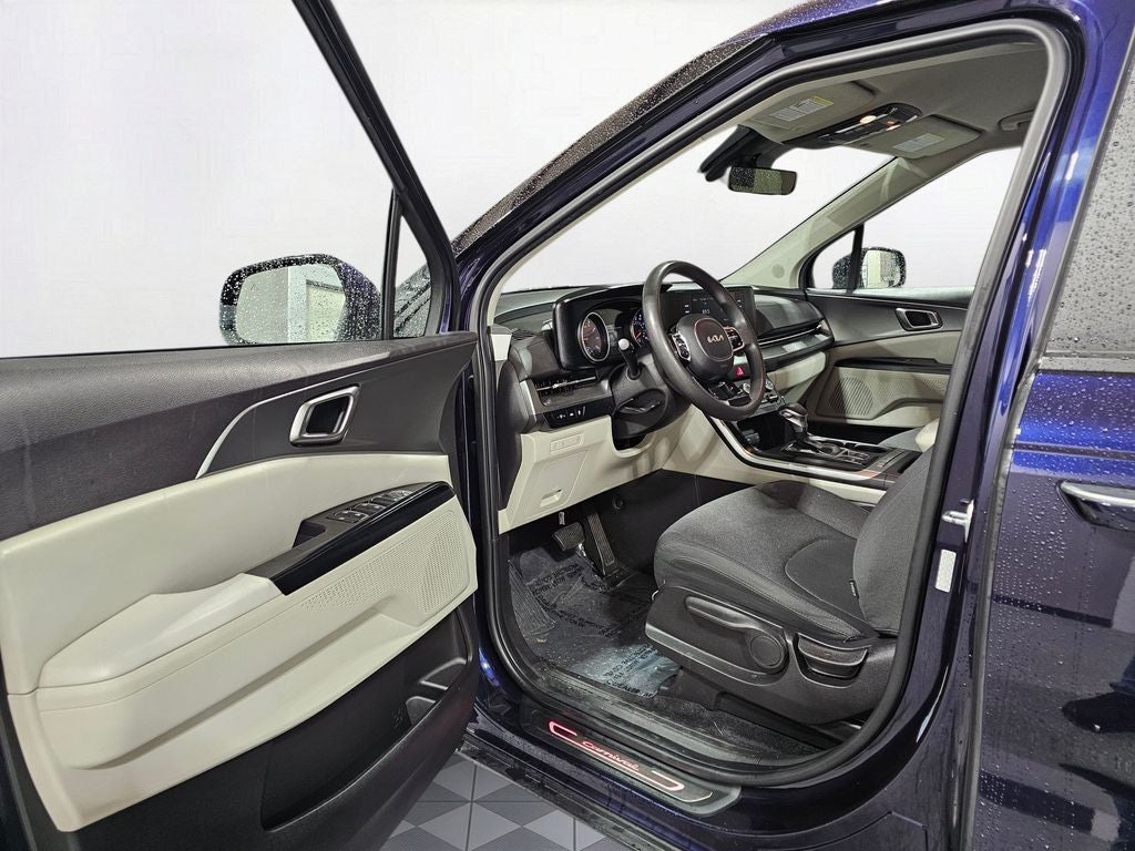 2022 Kia Carnival LX