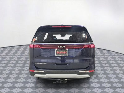 2022 Kia Carnival LX