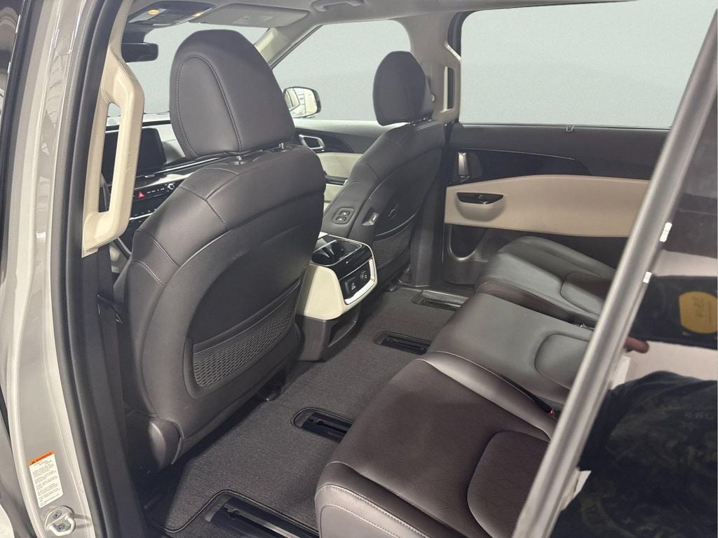 2024 Kia Carnival SX