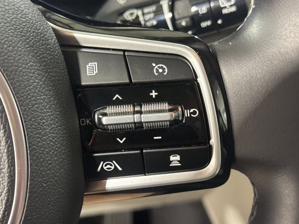 2024 Kia Carnival SX