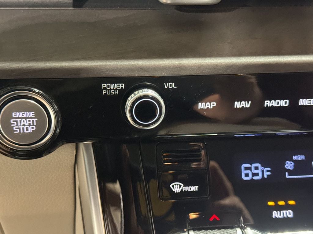 2024 Kia Carnival SX