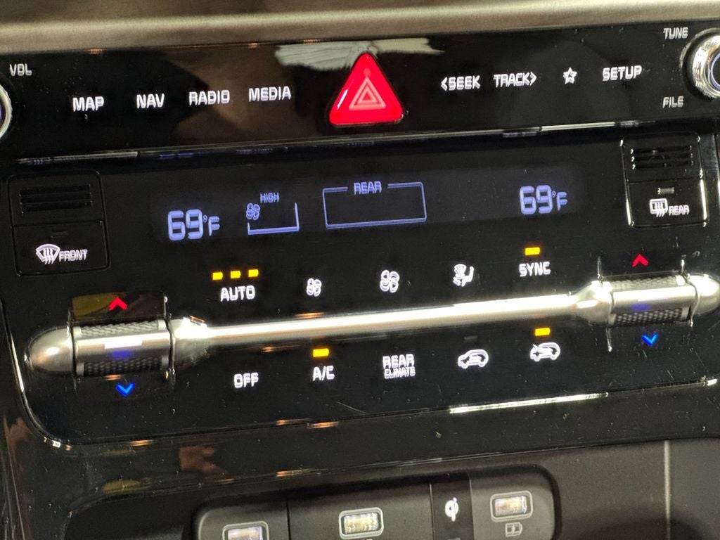 2024 Kia Carnival SX