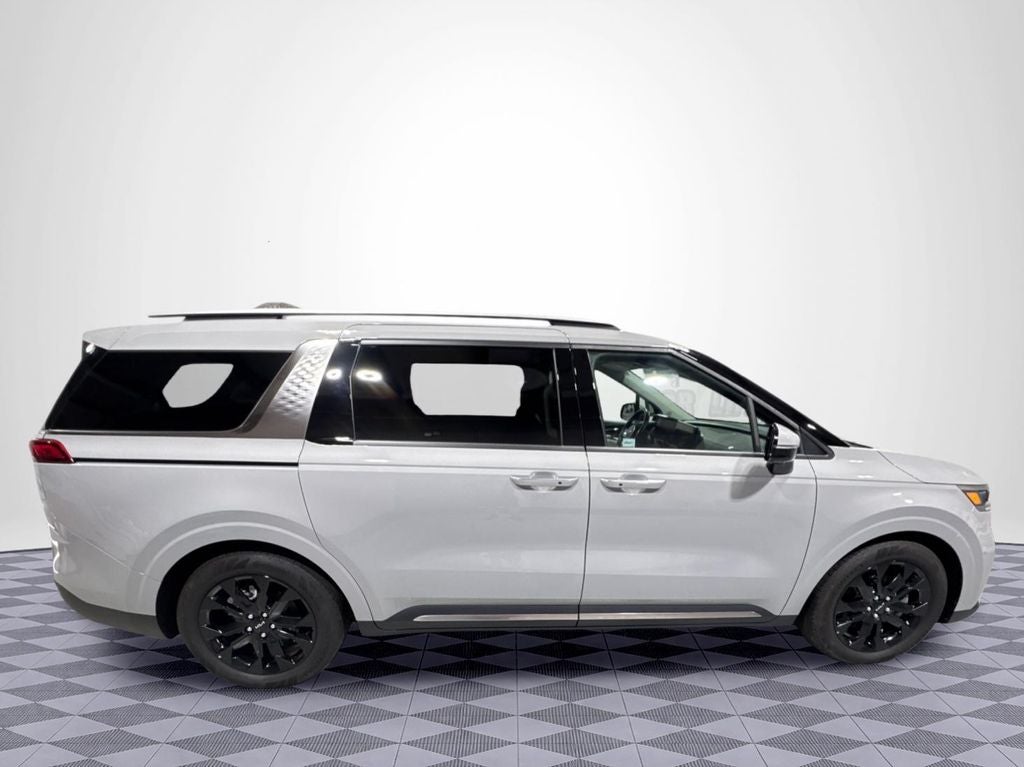 2024 Kia Carnival SX