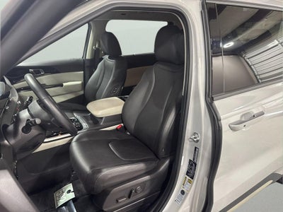 2024 Kia Carnival SX