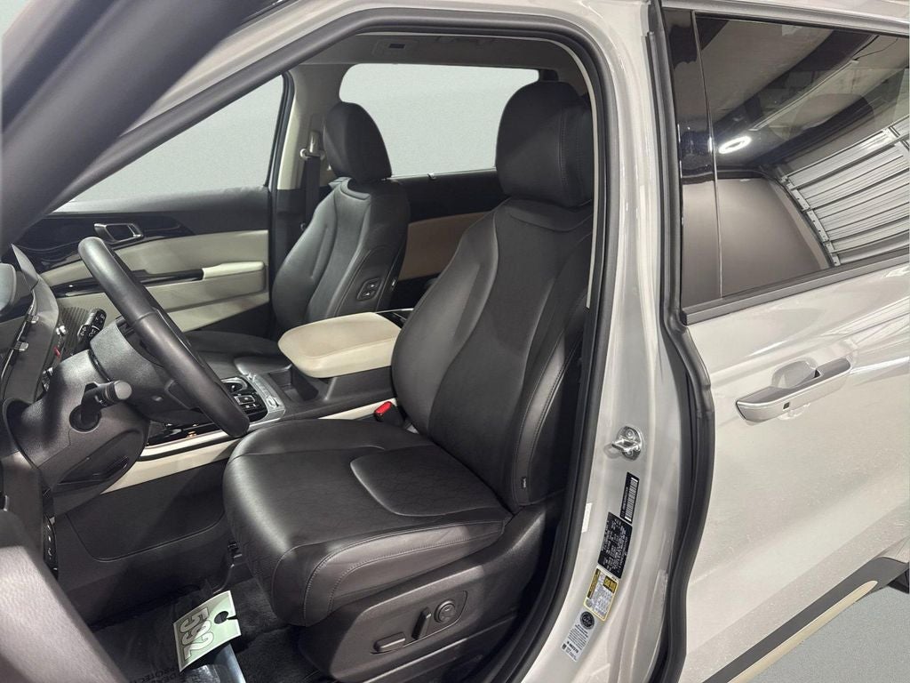 2024 Kia Carnival SX